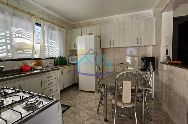 Vila Coralina Próximo ao Bate Bola Av Duque de Caxias