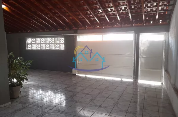 Vila Coralina c/ Terreno Amplo + ótima localização