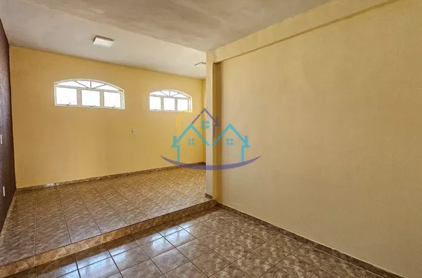 Beija Flor + Edícula À 400M Confiança Mary Dota