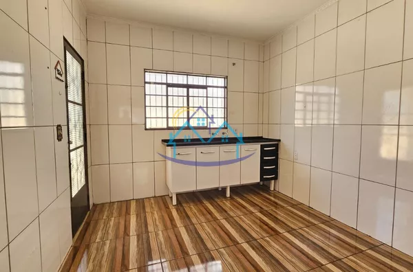 Jardim Vânia Maria c/ terreno amplo + ótima localização