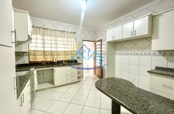 Jardim Terra Branca lindo sobrado