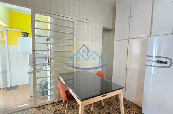 Centro casa nos fundos s/ garagem