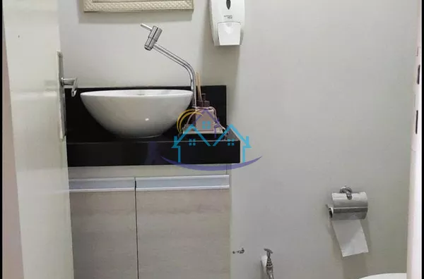 Centro aluga ou venda Sala comercial e Edifício Caravelas