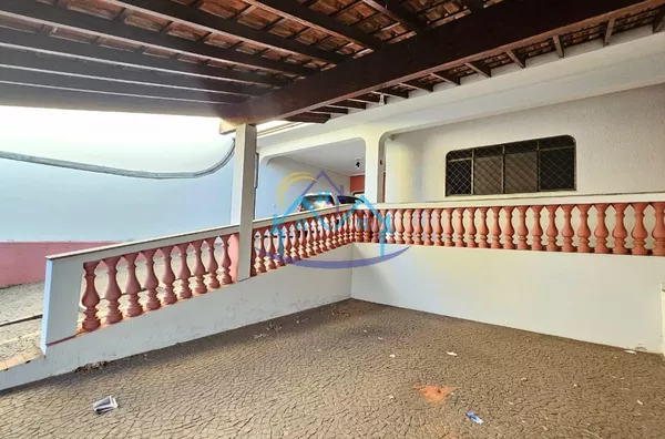 Jardim Petrópolis/ Bela Vista Espaçosa + terreno amplo