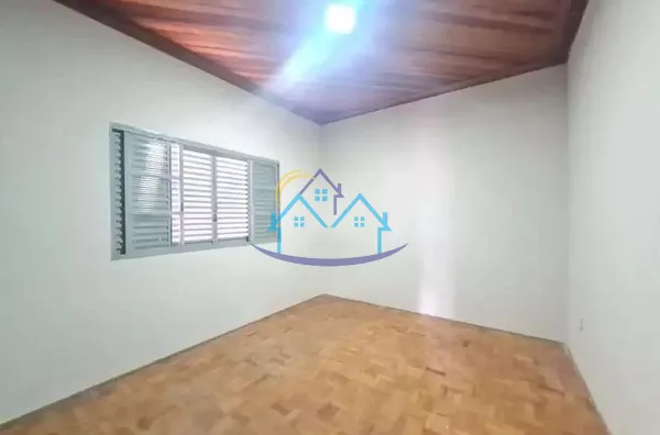 Jardim Estoril Moradia ou Comercial ótima localização