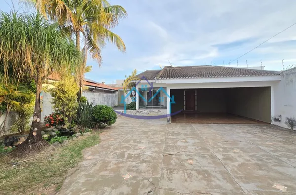 Jardim Terra Branca, Espaçosa Ótima localização