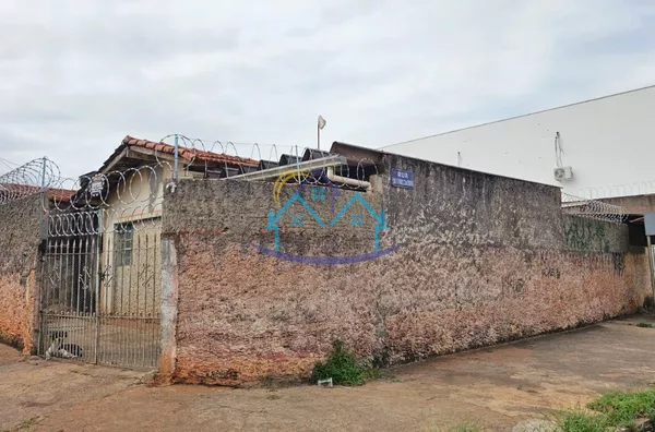 Jardim Redentor próximo a Rua Principal