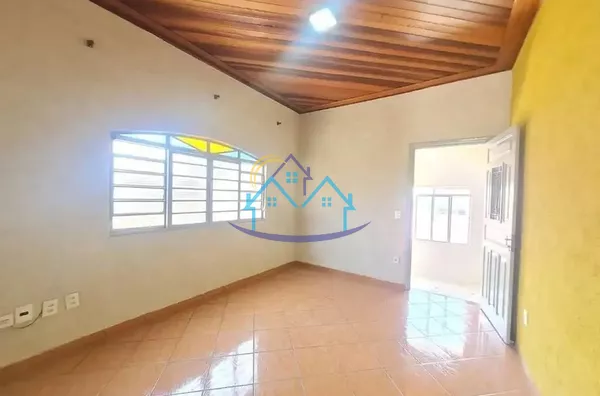 Jardim Estoril Moradia ou Comercial ótima localização