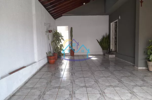 Vila Coralina c/ Terreno Amplo + ótima localização