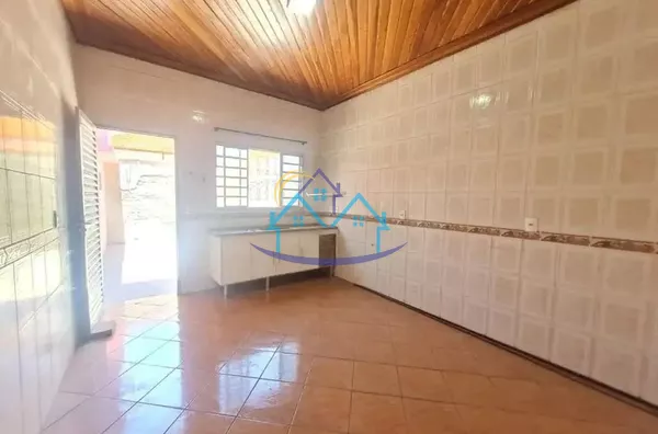 Jardim Estoril Moradia ou Comercial ótima localização