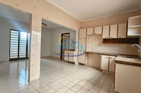 Jardim Petrópolis/ Bela Vista Espaçosa + terreno amplo