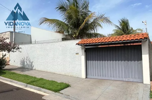 CASA PARA VENDA EM BAIRRO NOBRE DE JABOTICABAL COM PISCINA - AGENDE UMA VISITA JÁ!