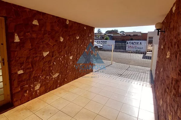 Casa próxima ao centro para venda