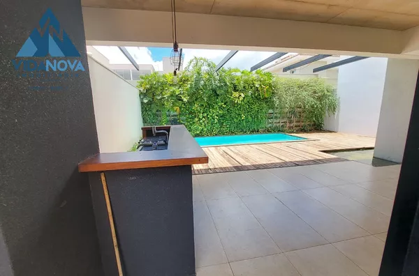 Sobrado Completo c/ 3 suítes em condomínio