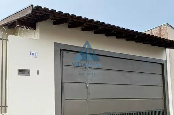 Casa à Venda com garagem coberta