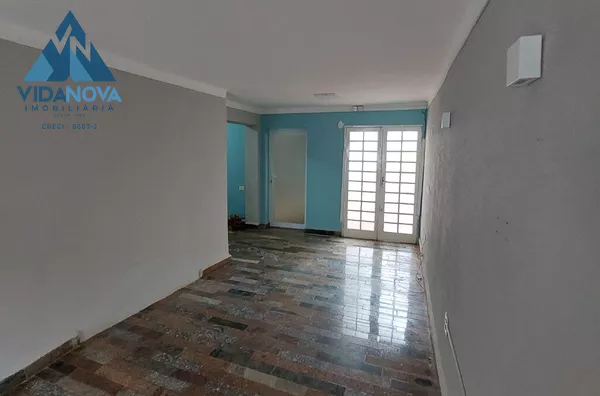 Amplo imóvel com varias salas no centro