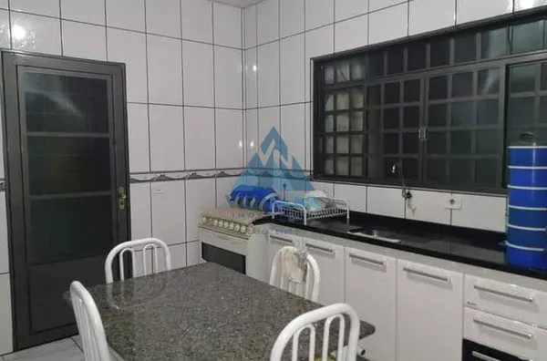 Casa para venda,  Solar Corinthiano, com edícula no fundo com amplo espaço, separado da casa, em Jaboticabal!!