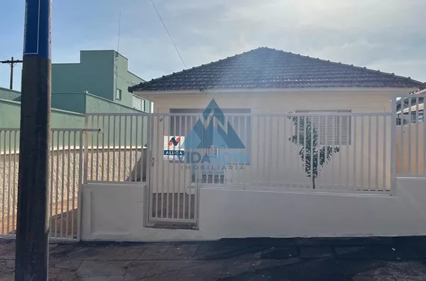 CASA PARA VENDO EM BAIRO NOBRE DE JABOTICABAL - VENHA VISITAR. 