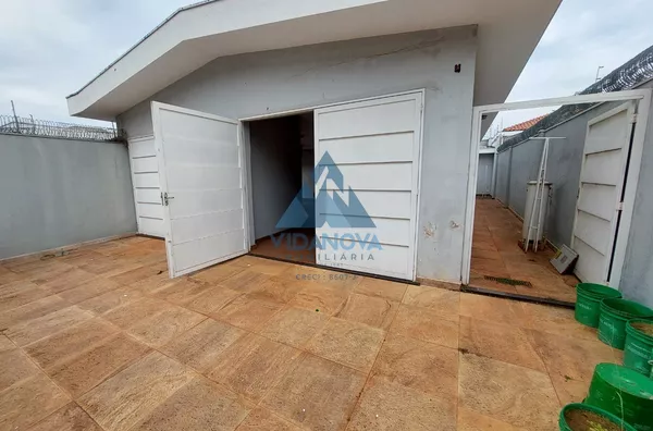 Imovel para fins residenciais ou comerciais com amplos espaços