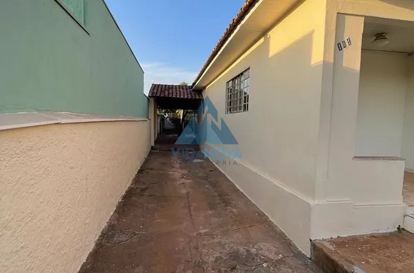 CASA PARA VENDO EM BAIRO NOBRE DE JABOTICABAL - VENHA VISITAR. 