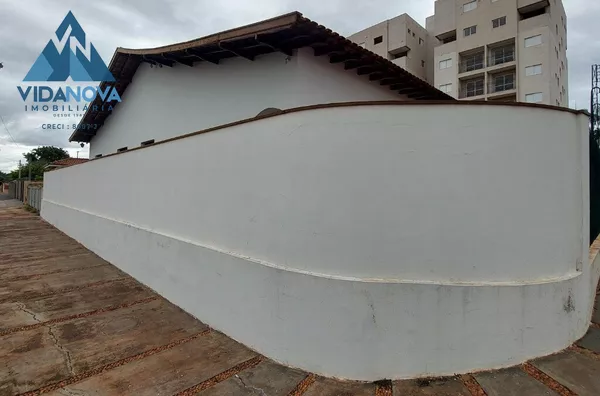 CASA PARA VENDA EM LOCALIZAÇÃO PRIVILEGIADA EM JABOTICABAL - ADQUIRA SEU IMÓVEL! 
