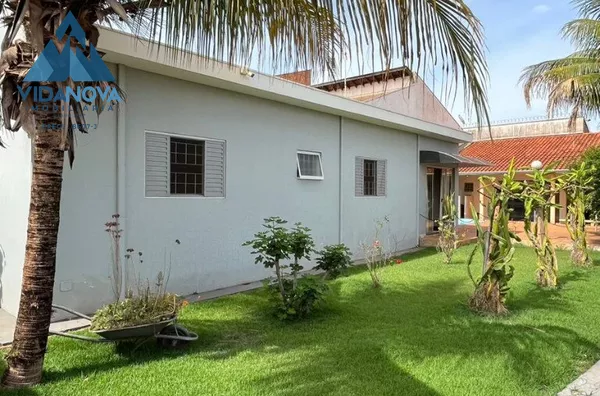 CASA PARA VENDA EM BAIRRO NOBRE DE JABOTICABAL COM PISCINA - AGENDE UMA VISITA JÁ!