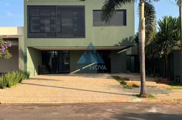 Sobrado Completo c/ 3 suítes em condomínio