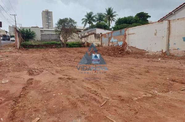 Terreno de esquina para venda,  Centro, Jaboticabal