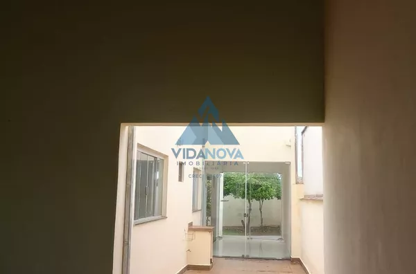 Casa à Venda com garagem coberta