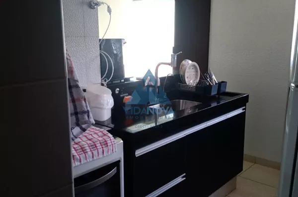 APTO COM ARMARIOS E AR CONDICIONADO