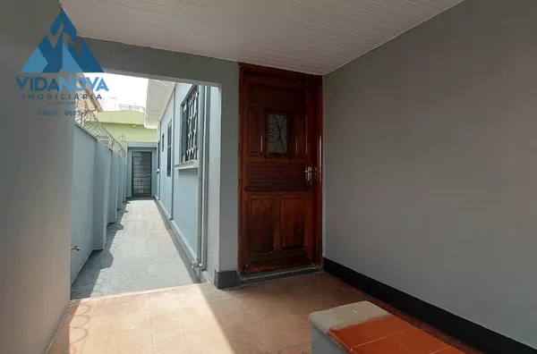 CASA PARA LOCAÇÃO NO CENTRO DA CIDADE COM 3 QUARTOS E GARAGEM COBERTA - VISTE JÁ! 