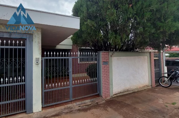 CASA A VENDA EM BAIRRO NOBRE DE JABOTICABAL - OPORTUNIDADE ÚNICA!!