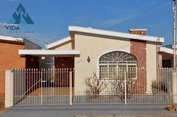 Casa próxima ao centro para venda