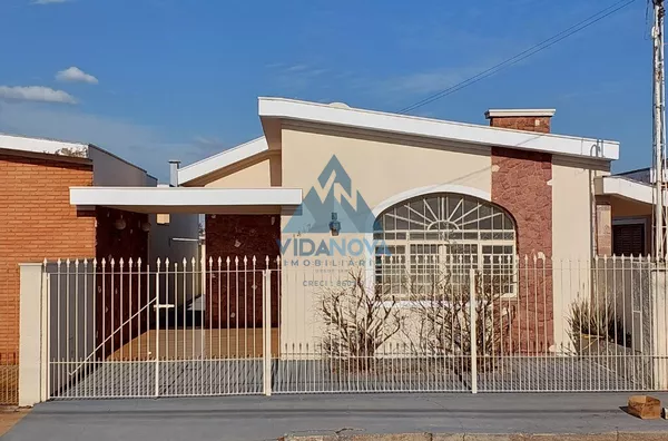 Casa próxima ao centro para venda