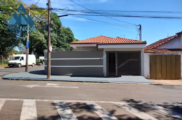 Casa à Venda em Bairro Tranquilo e Seguro