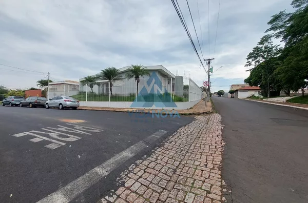 Imovel para fins residenciais ou comerciais com amplos espaços