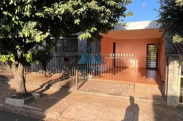 Casa para venda, 3 quarto(s) sendo 1 suíte, quintal amplo, Centro, Jaboticabal - Foto 1