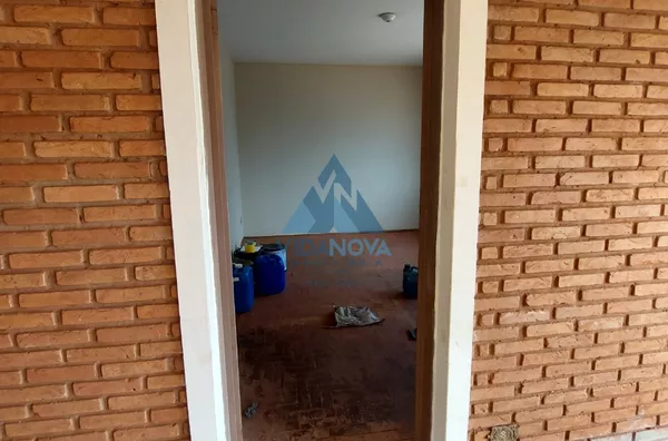 Casa para venda com amplo terreno