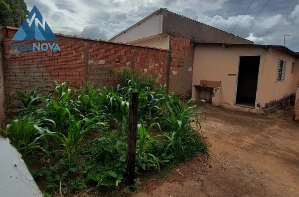TERRENO JD. SANTO ANTONIO COM CONSTRUÇAO