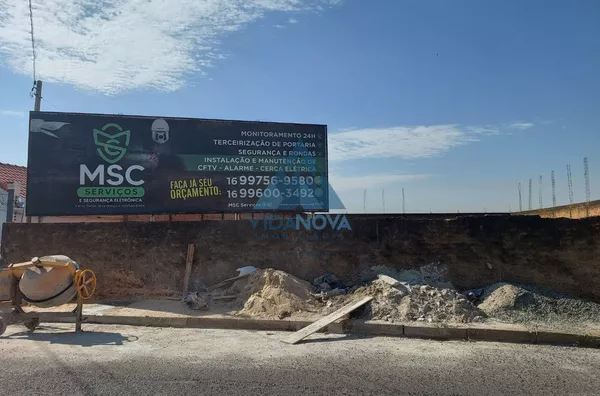TERRENO À VENDA PRÓXIMO AO CENTRO - OPORTUNIDADE ÚNICA PARA O SEU NEGÓCIO!