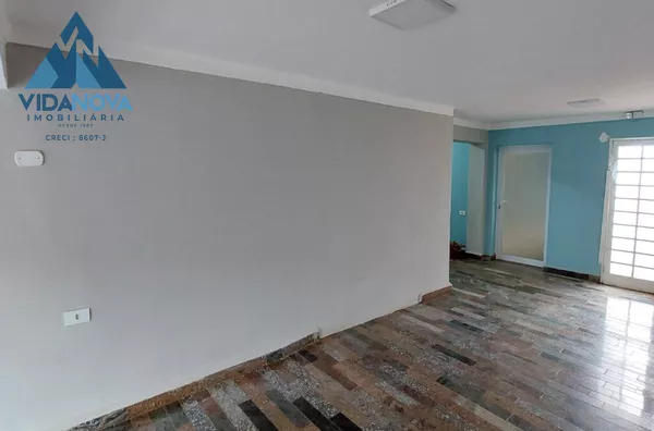 Amplo imóvel com varias salas no centro