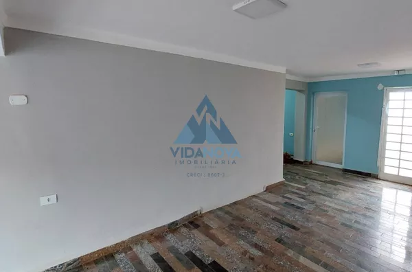 Amplo imóvel com varias salas no centro