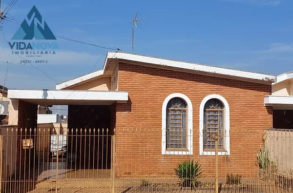 Casa próxima ao centro para venda