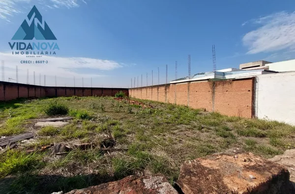 TERRENO À VENDA PRÓXIMO AO CENTRO - OPORTUNIDADE ÚNICA PARA O SEU NEGÓCIO!