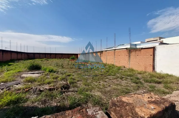 TERRENO À VENDA PRÓXIMO AO CENTRO - OPORTUNIDADE ÚNICA PARA O SEU NEGÓCIO!