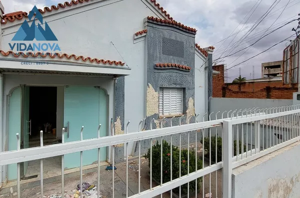 CASA PARA LOCAÇÃO NO CORAÇÃO DE JABOTICABAL!