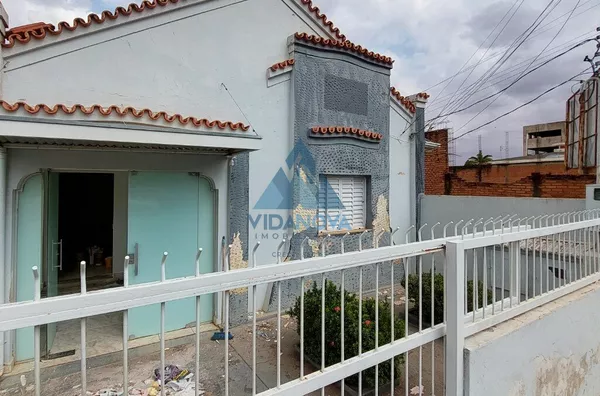 CASA PARA LOCAÇÃO NO CORAÇÃO DE JABOTICABAL!