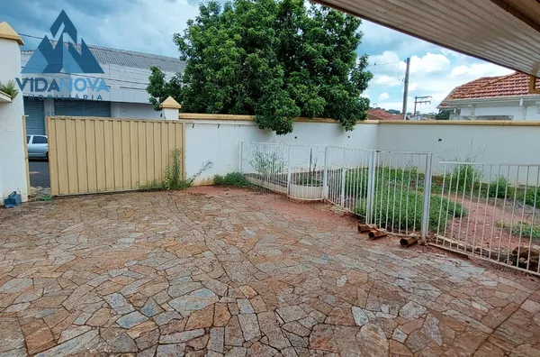 Casa para venda, 6 quarto(s),  Centro, Jaboticabal