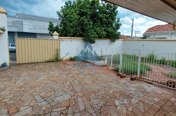 Casa para venda, 6 quarto(s),  Centro, Jaboticabal