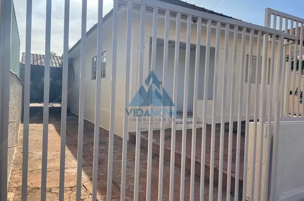 CASA PARA VENDO EM BAIRO NOBRE DE JABOTICABAL - VENHA VISITAR. 